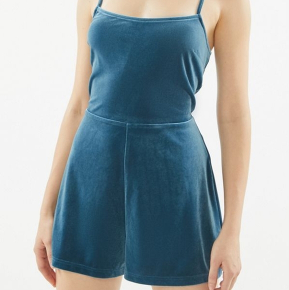 UO Velvet Strap-Back Romper - Picture 2 of 10